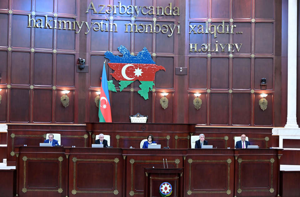 Milli Məclisin növbədənkənar sessiyası başa çatıb