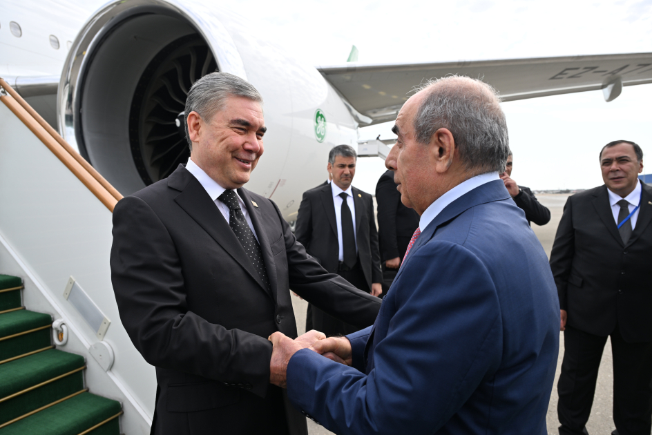 Türkmənistan Xalq Məsləhətinin sədri Qurbanqulu Berdiməhəmmədov Azərbaycana səfərə gəlib
