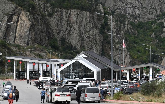 Gürcüstan Rusiyadan deportasiya olunmuş ukraynalıların ölkəyə buraxılmamasını izah edib
