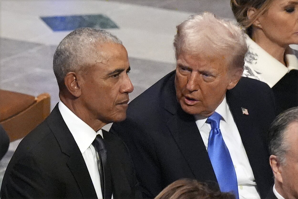 Tramp Barak Obamanı dövlətə xəyanətdə ittiham edib