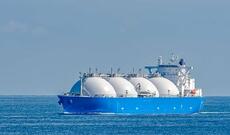 Politico Aİ-nin ABŞ-dan 750 milyard dollarlıq enerji alacağına dair vədini fantaziya hesab edir