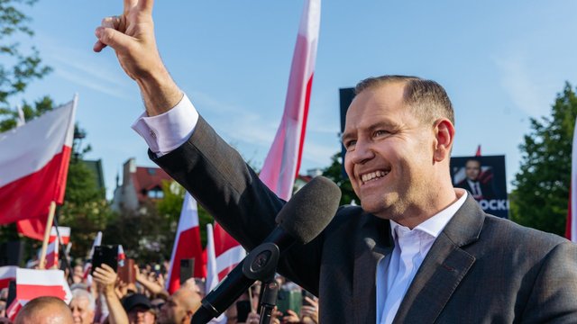 Polşanın yeni prezidenti Polşa ordusunu NATO-nun Avropadakı aparıcı qüvvəsinə çevirəcəyini vəd edib