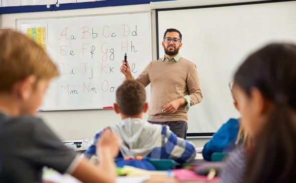 Rusiya məktəbləri ingilis dili dərs saatlarını azaldacaq
