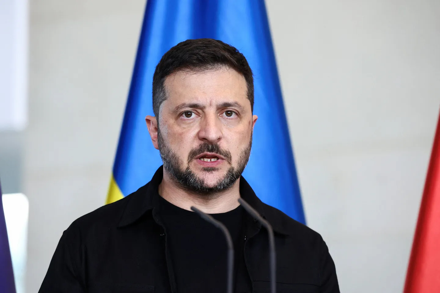 Vladimir Zelenski Rusiya ilə mümkün danışıqların Türkiyədə keçirilə biləcəyini deyib