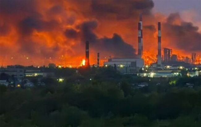 Samaradakı Kuybışev Neft Emalı Zavodu dron hücumundan sonra fəaliyyətini dayandırıb
