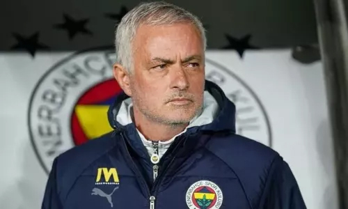 "Fənərbağça" Mourinyonu baş məşqçi postundan istefaya göndərdi