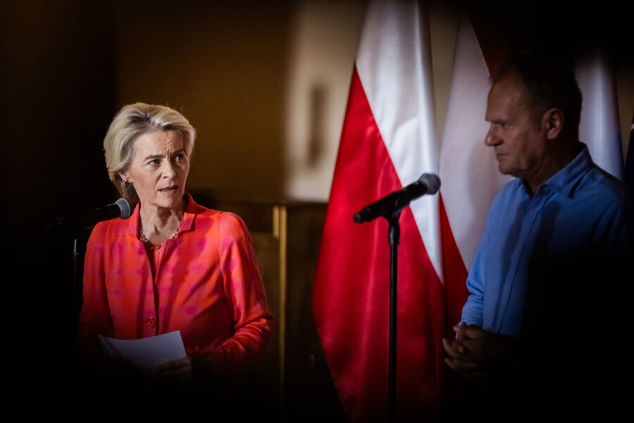 Tusk və von der Leyen Belarusla sərhədə səfər ediblər