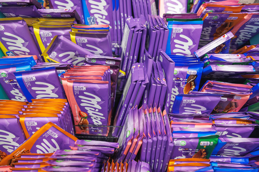 Milka istehsalçısı şokolad çubuğunun azaldılmasına görə məhkəmə ilə üzləşib