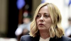 İtaliya fon der Leyenlə insidentdən sonra məmurların uçuş marşrutlarını təsnif etmək istəyir