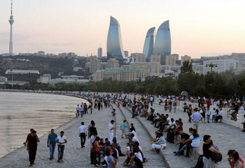 2024-cü ildə daimi yaşayış üçün Azərbaycana neçə nəfər gəlib?