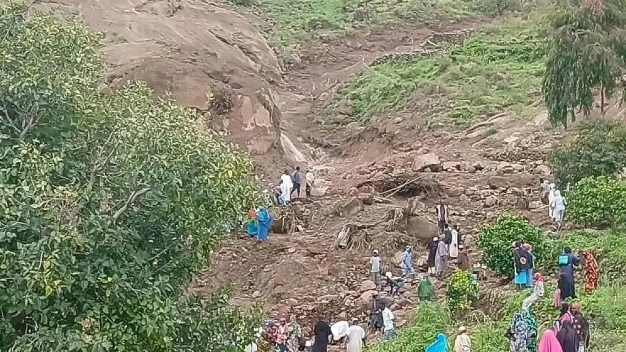 Sudanda torpaq sürüşməsi nəticəsində minlərlə insan həlak olub
