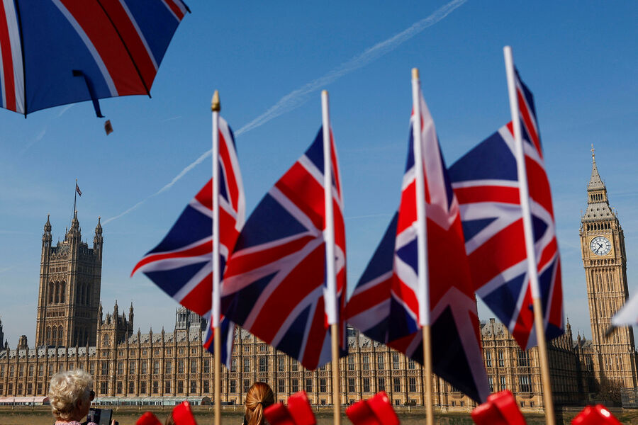 Böyük Britaniya Kadırovun fondunu sanksiyalar siyahısına daxil edib