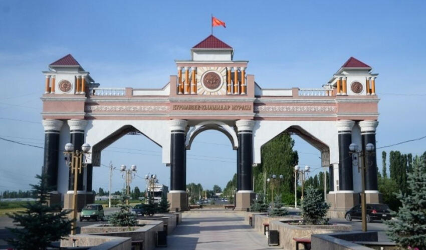 Qırğızıstanda Cəlal-Abad şəhəri Manas adlandırıldı