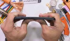 Blogger “JerryRigEverything” iPhone 17-ni davamlılıq üçün sınaqdan keçirdi