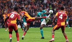 "Qalatasaray" " You’ll Never Walk Alone" himni ilə "Liverpul"u ələ salıb