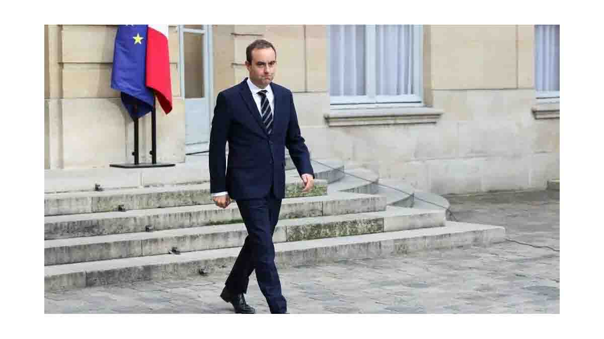 Fransanın baş naziri Nazirlər Kabinetinin ilk iclasından əvvəl istefa verib