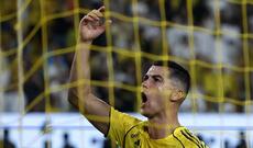 Ronaldu ilk futbolçu milyarder oldu