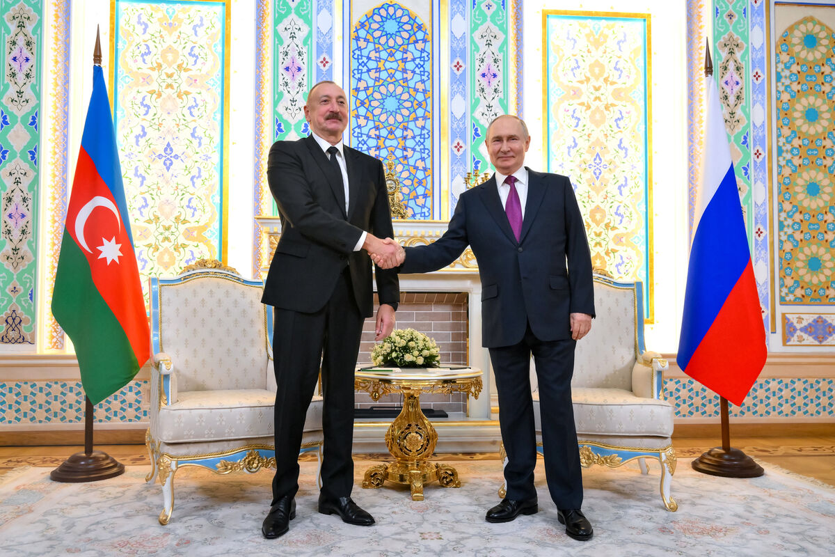 Putin Rusiyanın AZAL-ın təyyarə qəzasına görə təzminat ödəyəcəyini açıqlayıb