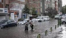 Güclü yağışlar nəticəsində  Türkiyənin İzmir vilayətini su basıb