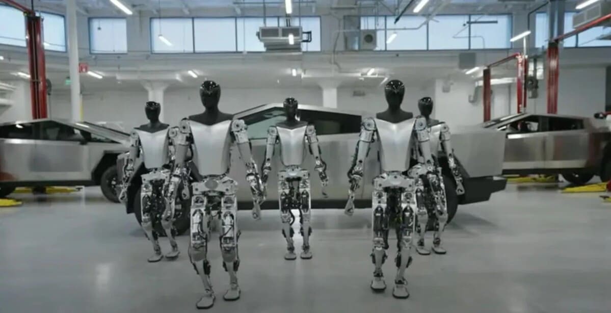 Mask robot ordusunu idarə etmək istədiyini deyib