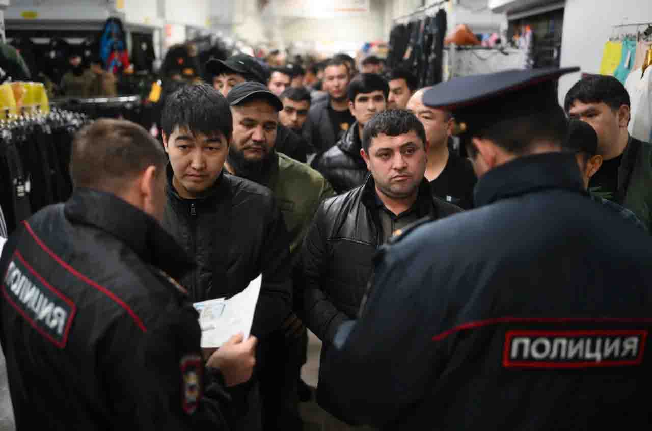 Rusiyanın bir bölgəsində miqrantların mağazalarda işləməsi  qadağan edilib