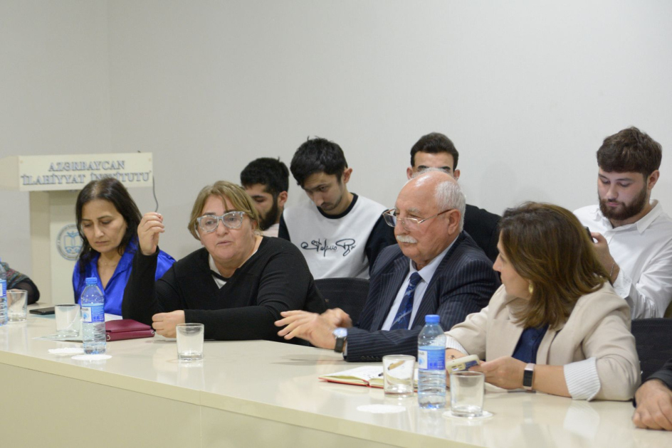 “Azərbaycanın İslam dövrü qəbiristanlıqları: tarixi-arxeoloji və mədəni irs perspektivləri” - dəyirmi masa