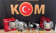 Türkiyədə ətçəkən maşınlarda və xəmir qarışdırıcılarda gizlədilmiş 61 kq qızılla Özbəkistan vətəndaşları saxlanılıb