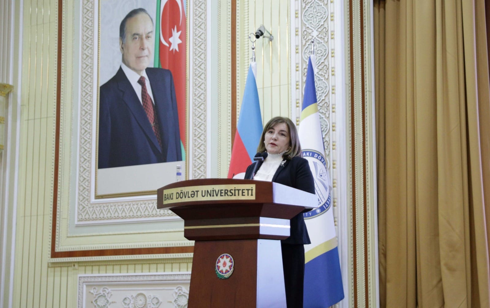 Tanınmış tarixçi doktorluq dissertasiyası müdafiə etdi