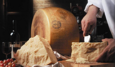 Süd məhsulları fabrikindən 100.000 avro dəyərində Parmesan pendiri oğurlanıb
