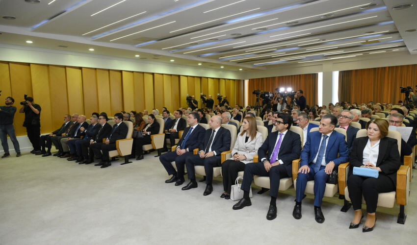 Mediada Azərbaycan ədəbi dilinin normalarının düzgün tətbiqi