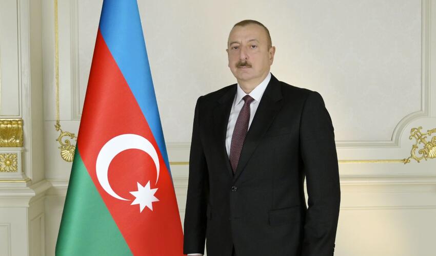 Prezident İlham Əliyev Dövlət Bayrağı Günü ilə bağlı paylaşım edib