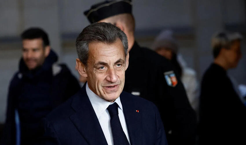 Sarkozi həbsxanadan azad edilib