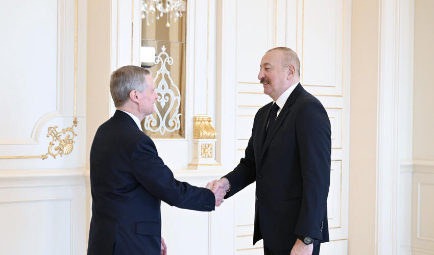 Prezident İlham Əliyev ABŞ-ın İsa Məsihin Sonuncu Gün Müqəddəsləri Kilsəsinin nümayəndə heyətini qəbul edib