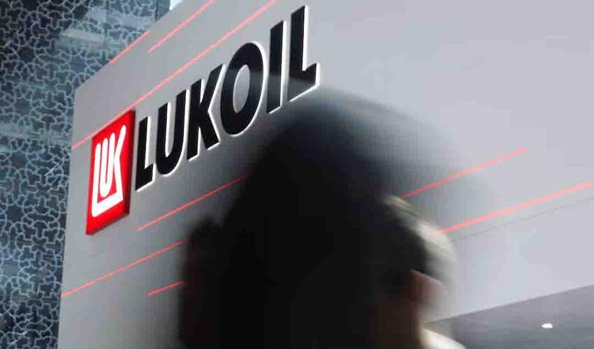 "Lukoyl" sanksiyalar tətbiq olunduqdan sonra ABŞ-dan xarici aktivlərinin satışı üçün möhlət istəyib