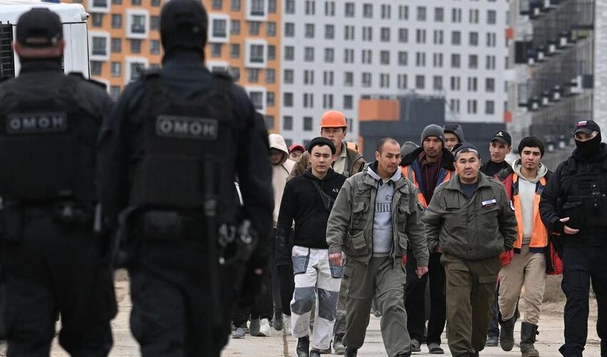 Rusiyada qanunsuz olan 19 mindən çox xarici vətəndaş deportasiya edilib