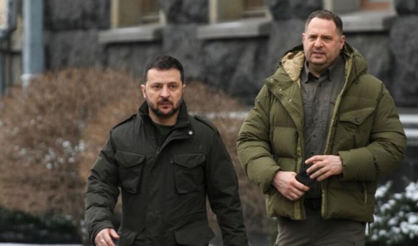 Zelenski korrupsiya skandalı səbəbindən ofisinin rəhbəri Yermakı işdən çıxarmaqdan imtina etdi