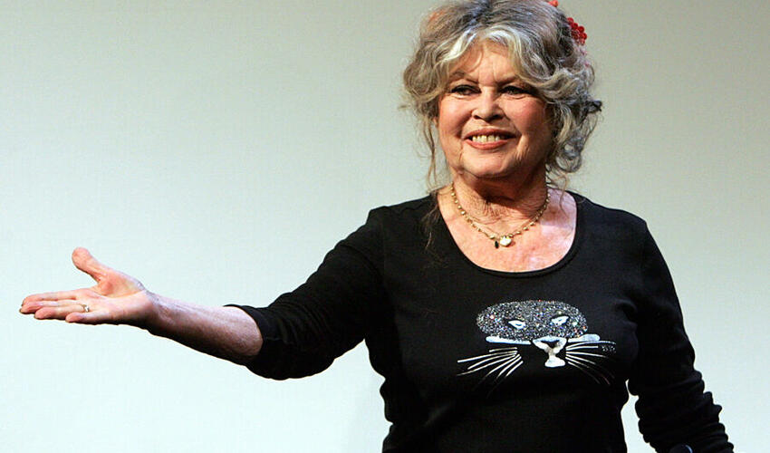 Brigit Bardo xəstəxanaya yerləşdirilib