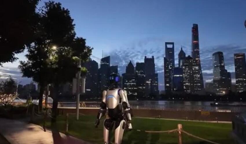 Çinli android-robotu üç günə 106 km məsafə qət edərək Ginnesin Rekordlar Kitabına düşüb