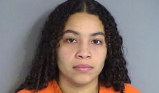 Müəllim 13 yaşlı şagirdə intim şəkillər göndərdiyinə görə həbs olundu