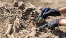 Macarıstanda arxeoloqlar 1700 illik Roma daş sarkofaqını aşkar ediblər