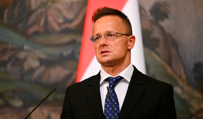 Macarıstan Avropanın Rusiya ilə müharibəyə hazırlaşdığını açıqladı