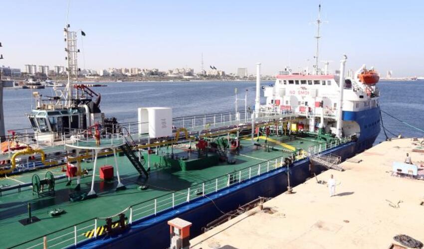 Türkiyə sanksiyalar fonunda Rusiya neftinin idxalını kəskin şəkildə azaldıb