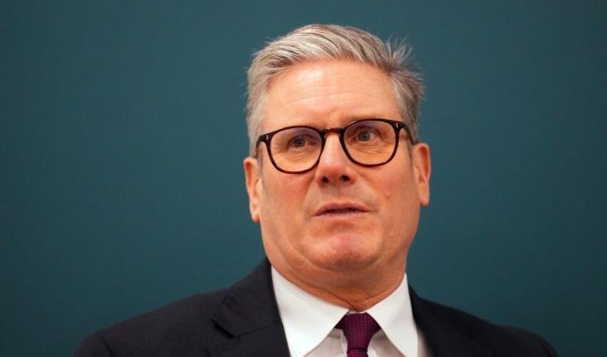 Starmer Çinə qarşı sərt bir açıqlama verərək onu "milli təhdid" adlandırdı