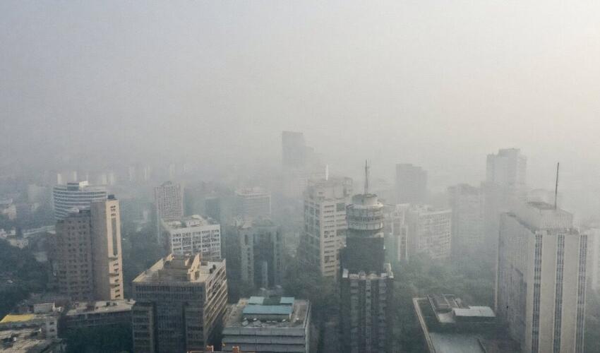 Hindistanın paytaxtı Dehlini zəhərli duman bürüyüb