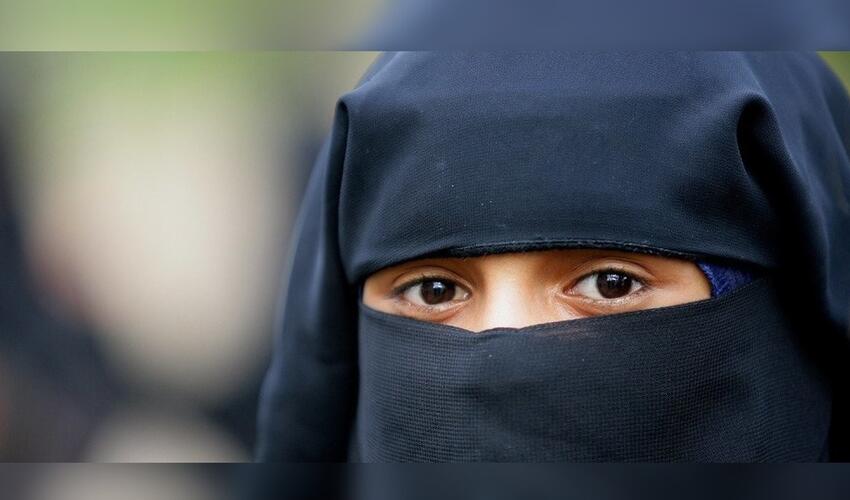 Qazaxıstanda üzü örtən geyim geyinməyə görə 80 dollar cərimə tətbiq olunur