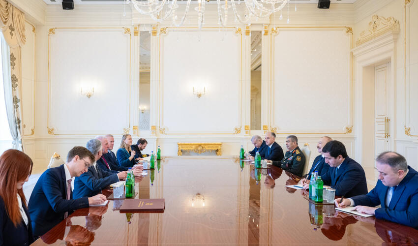 Prezident İlham Əliyev Birləşmiş Krallığın müdafiə üzrə dövlət nazirini qəbul edib