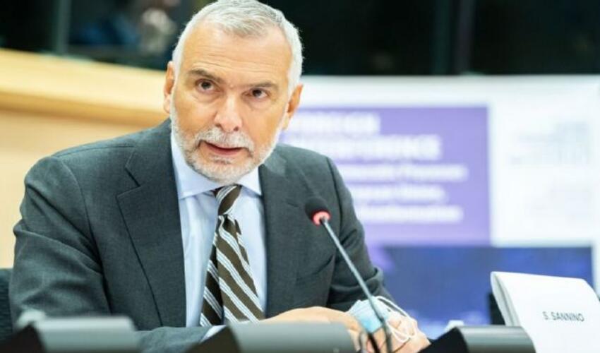 Avropa Birliyində korrupsiya qalmaqalı davam edir: Daha bir yüksək vəzifəli  istefa verib