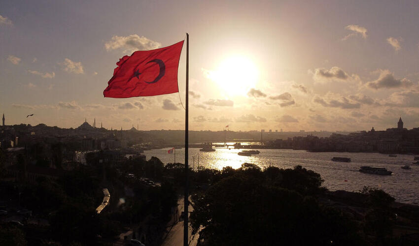 Türkiyənin kurort ərazisini güclü yağışlar su altında qoyub