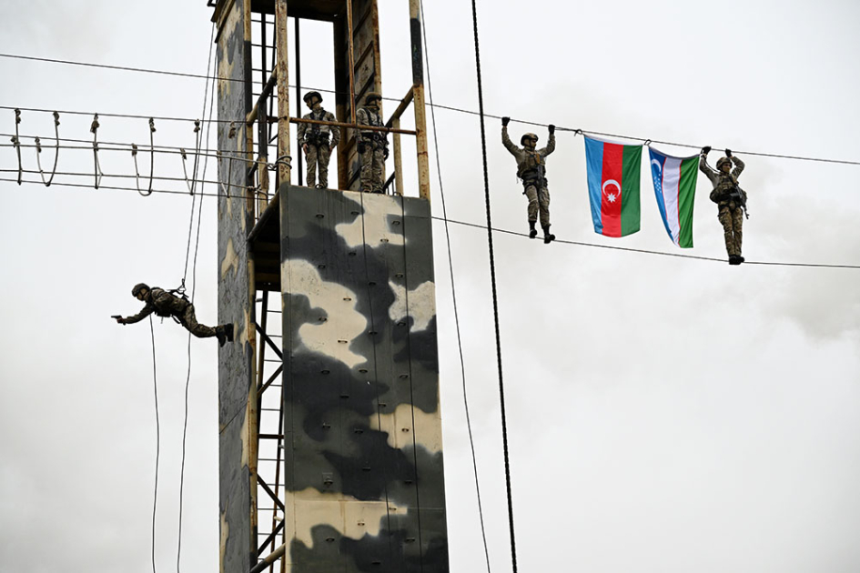 Azərbaycanın müdafiə naziri və Özbəkistanın hərbi nümayəndə heyəti komando hərbi hissəsində olub