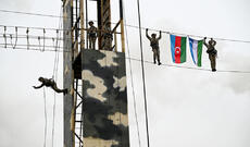 Azərbaycanın müdafiə naziri və Özbəkistanın hərbi nümayəndə heyəti komando hərbi hissəsində olub